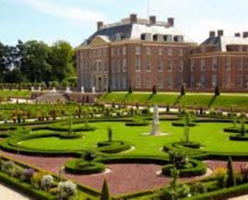 Paleis Het Loo Apeldoorn met exposities en mooie tuin